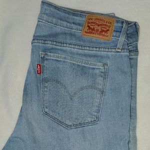 Light Wash Levi 711 Skinny Jeans